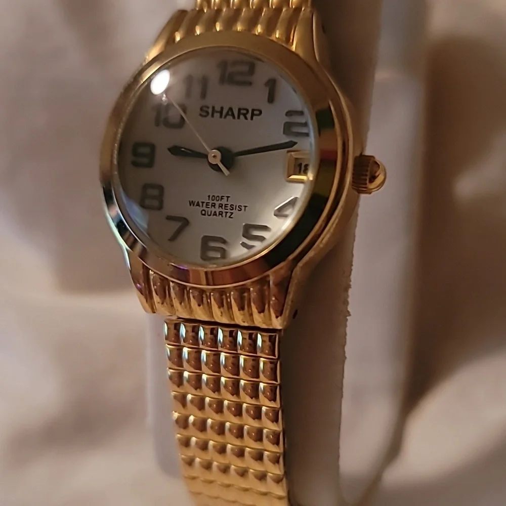 NOS NEW Sharp Ladies Watch Date SHP 5105 Vintage Goldtone Expanding Metal Band‎